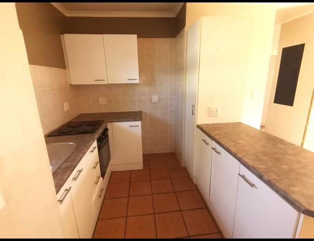 2 BEDROOM APARTMENT FOR SALE IN GEORGE SOUTH